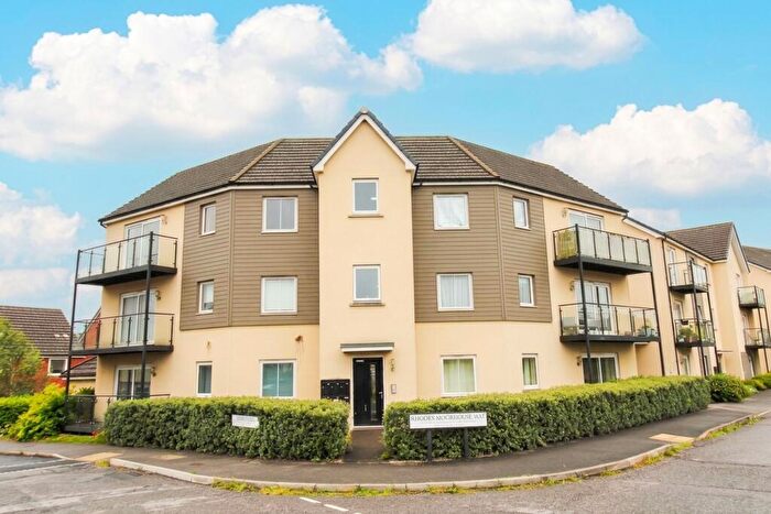 1 Bedroom Flat For Sale In Davies Road, Longhedge, SP4