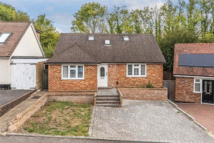 4 Bedroom Detached House For Sale In Manor Road, Guildford, Surrey, GU2