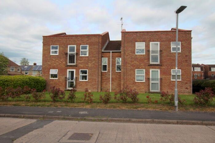 2 Bedroom Flat To Rent In Broughton Grange, Swindon, SN3