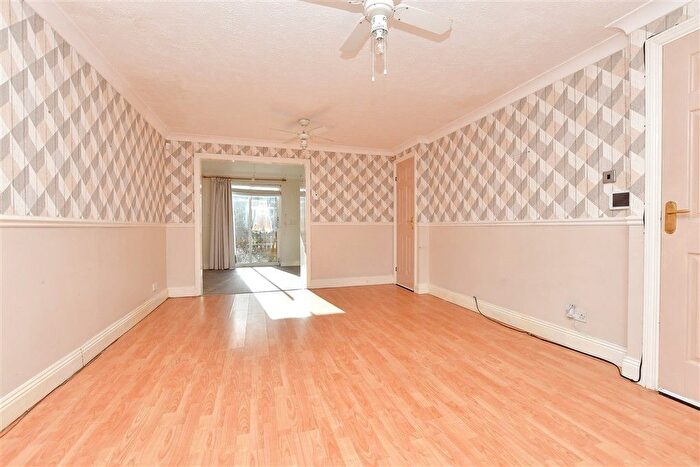 3 Bedroom End Of Terrace House For Sale In Gregory Close, Kemsley, Sittingbourne, Kent, ME10