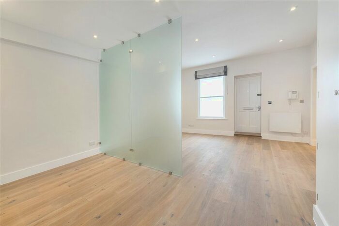 Studio To Rent In Onslow Gardens, South Kensington, London, SW7