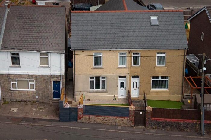 3 Bedroom Semi-Detached House For Sale In Herberts Road, Pontypool, NP4