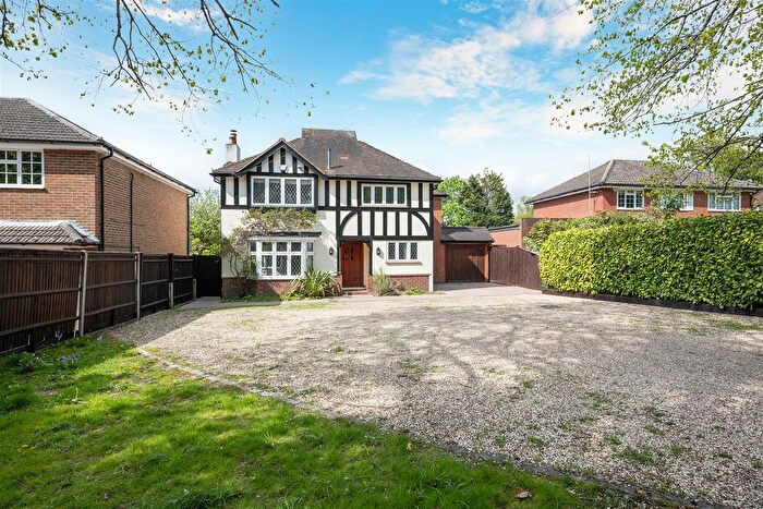 5 Bedroom Detached House For Sale In Longdown Lane North, Epsom, KT17