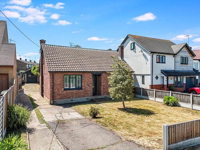 4 Bedroom Detached House For Sale In Potash Road, Billericay, CM11