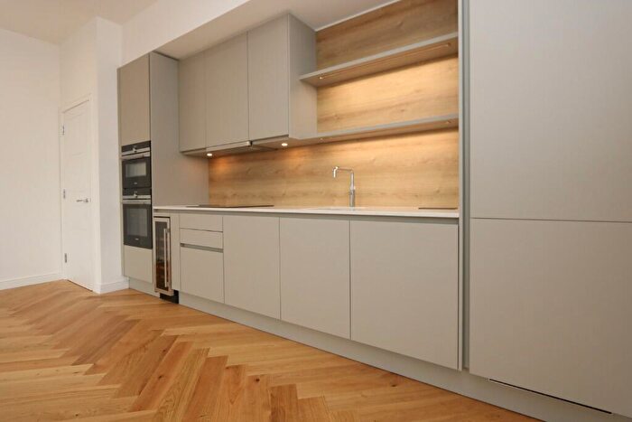 1 Bedroom Flat To Rent In Elderslie Street, Glasgow, G3