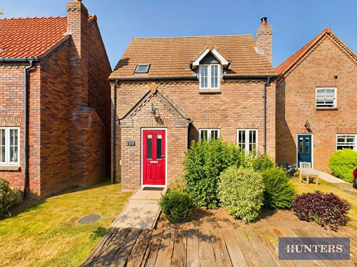 2 Bedroom Detached House For Sale In Seaford Avenue, Moor Road, Filey, YO14