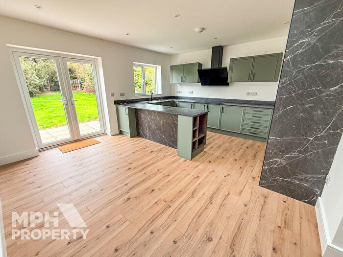 4 Bedroom Bungalow To Rent In Elvina Road, Spixworth, NR10