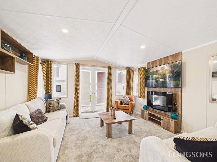 2 Bedroom Park Home For Sale In Carr Road, Felixstowe, IP11