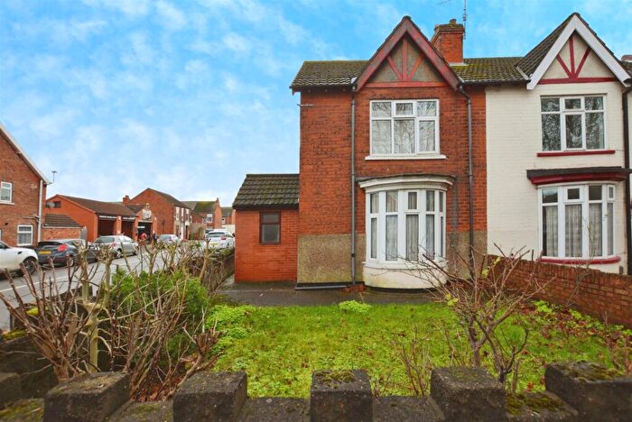 3 Bedroom Semi-Detached House For Sale In Buckingham Street, Scunthorpe, DN15