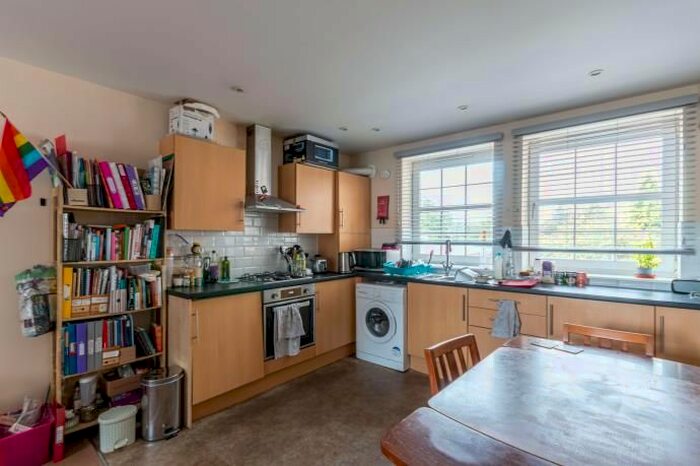 1 Bedroom Flat To Rent In Watson Crescent Lane, Edinburgh, EH11