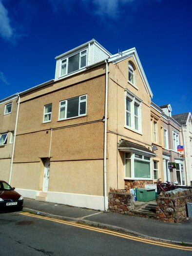 4 Bedroom Flat To Rent In Phillips Parade, Brynmill, Swansea SA1