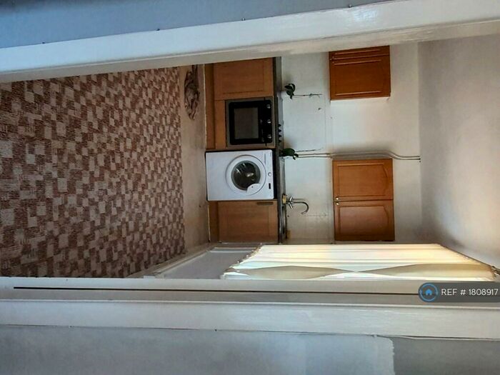 1 Bedroom Flat To Rent In Newport Lane, Stoke-On-Trent, ST6