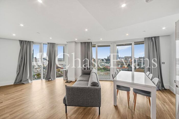 3 Bedroom Flat To Rent In Alie Street, Aldgate East, London, E1