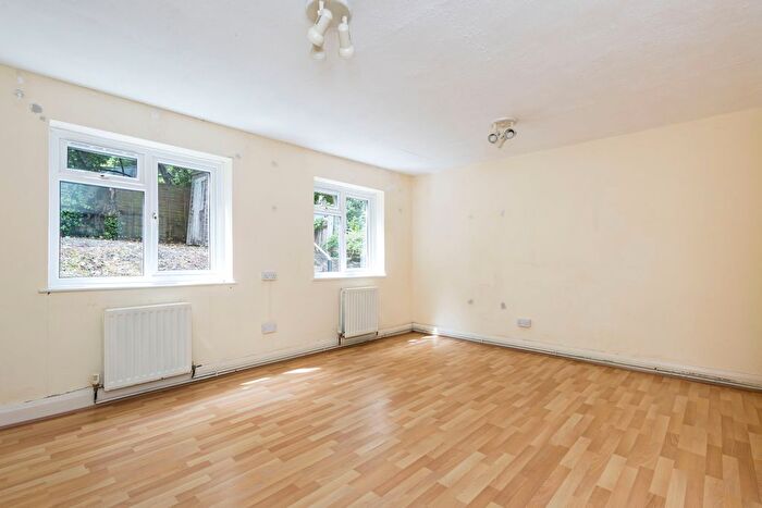 Studio For Sale In Sunny Gardens Road, London, NW4