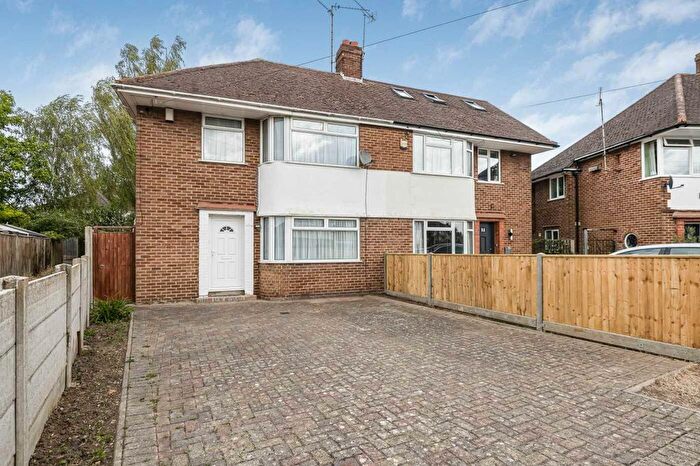 3 Bedroom Semi-Detached House For Sale In Mayfield Drive, Caversham, Reading, Berkshire, RG4