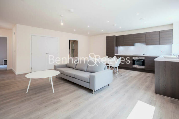 3 Bedroom Apartment To Rent In Lensview Close, Harrow, HA1