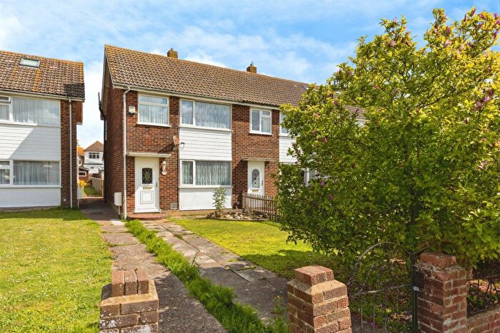 3 Bedroom End Of Terrace House For Sale In Queens Road, Littlestone, New Romney, TN28