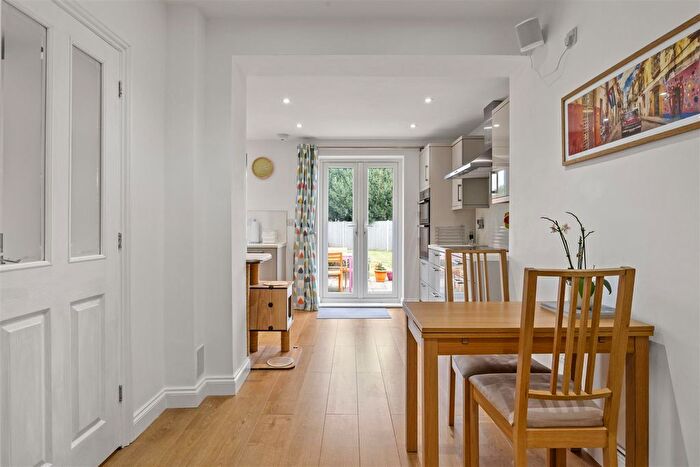 3 Bedroom Semi-Detached House For Sale In Knox Close, Norwich, NR1