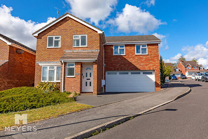 4 Bedroom Detached House For Sale In Marshwood Avenue, Canford Heath, Poole, BH17