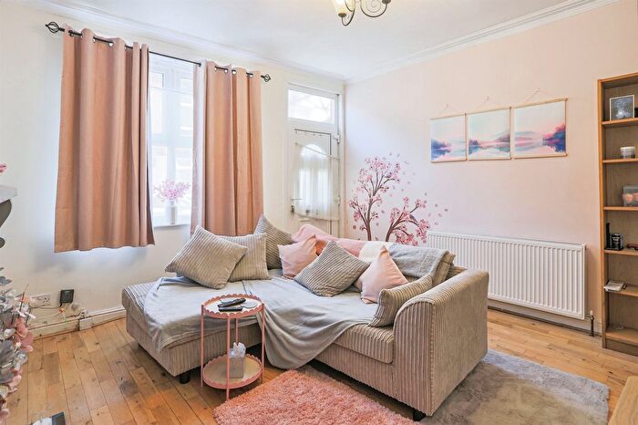 2 Bedroom Terraced House For Sale In Dawlish Avenue, Leeds, LS9