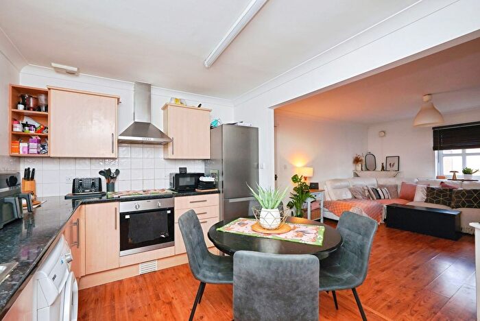 3 Bedroom Maisonette For Sale In Station Road, Folkestone, CT19