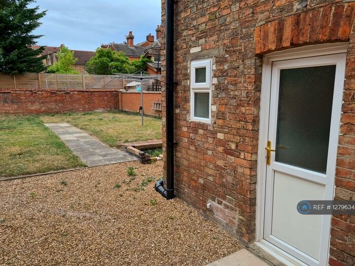 Studio To Rent In Goldington Avenue, Bedford, MK40