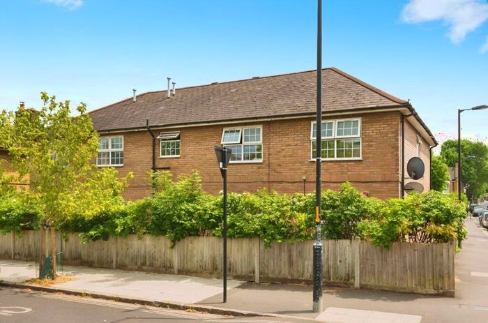 1 Bedroom Flat To Rent In Inverton Road London, SE15