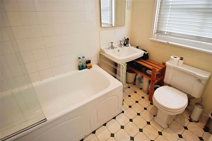 1 Bedroom Flat To Rent In Adelaide Crescent, Hove, East Sussex, BN3
