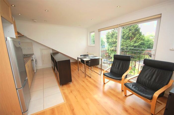 1 Bedroom Apartment To Rent In Rosemary Avenue, London, N3