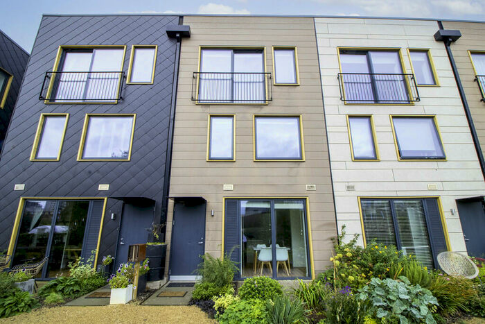 4 Bedroom Town House To Rent In Secret Gardens, Leeds, LS9