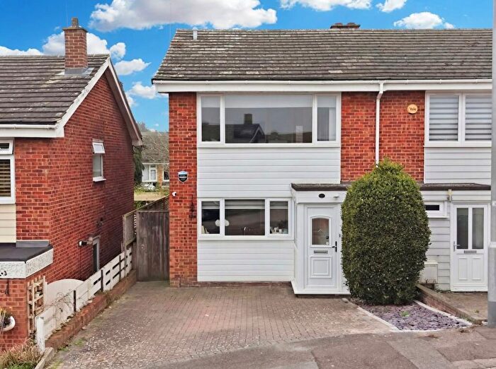 3 Bedroom Semi Detached House For Sale In Dedham Road, Billericay, CM11