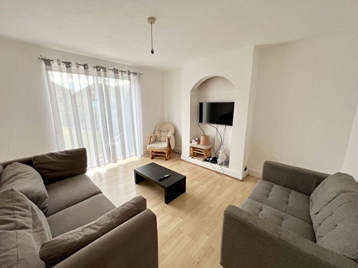 4 Bedroom Semi-Detached House To Rent In Brookleigh Road, Manchester, M20