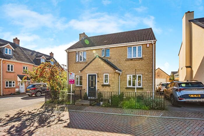 4 Bedroom Detached House For Sale In The Robins, Frome, BA11
