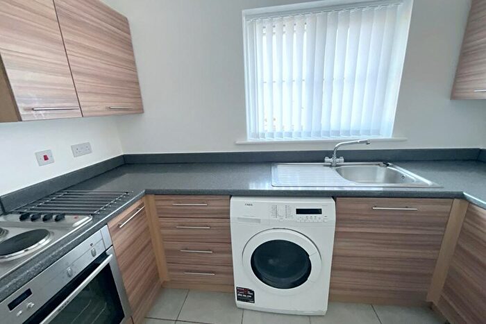 2 Bedroom Flat For Sale In Doveholes Drive, Sheffield, S13