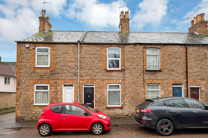 2 Bedroom Terraced House For Sale In Radcliffe Road, Stamford, PE9