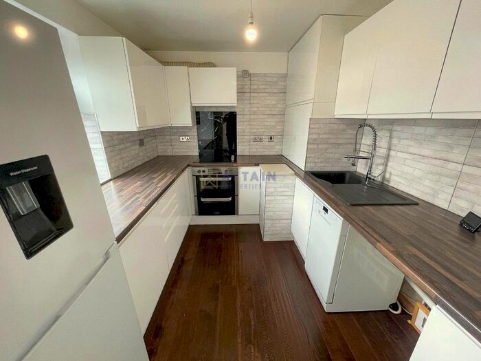 2 Bedroom Flat To Rent In Belvoir Lodge, Carlton, Nottingham, NG4