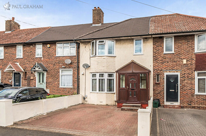 3 Bedroom Terraced House For Sale In Middleton Road, Carshalton, SM5