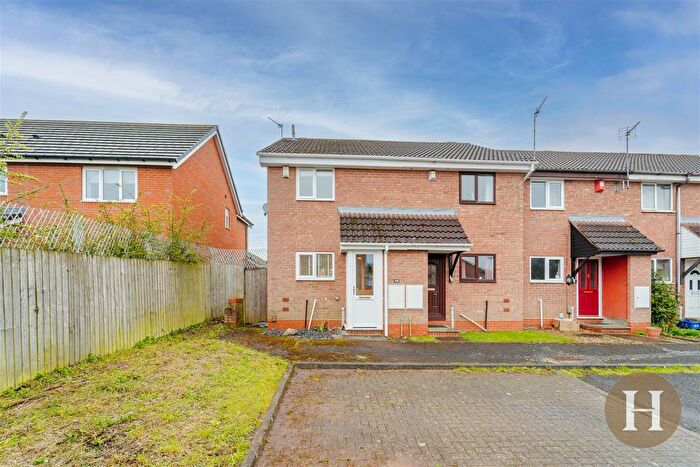 2 Bedroom End Terrace House For Sale In Blakemore Close, Birmingham, B32