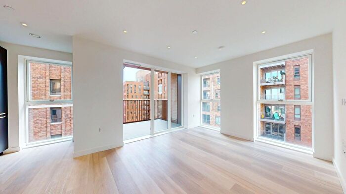 2 Bedroom Flat To Rent In Mary Neuner Road, London, N8