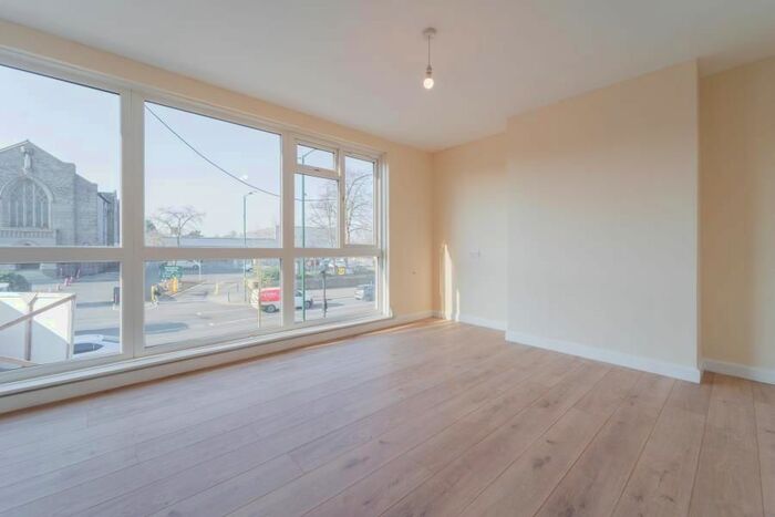 3 Bedroom Flat To Rent In Warwick Road, Birmingham, B27