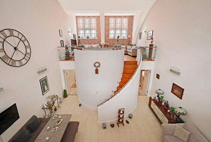 2 Bedroom Flat For Sale In The Galleries, Warley, Brentwood, CM14