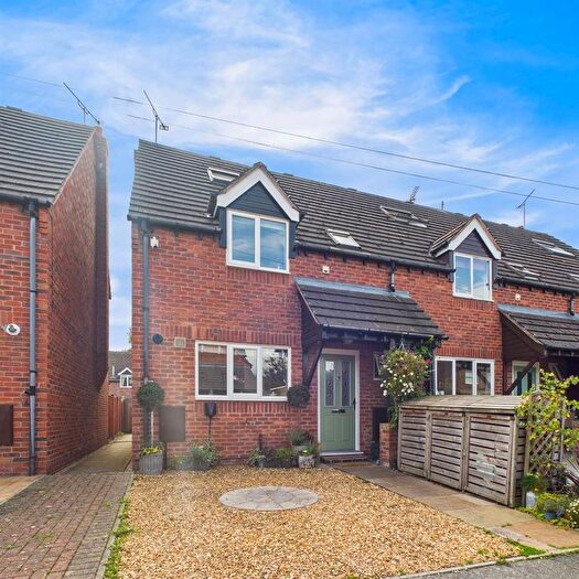 4 Bedroom End Terrace House For Sale In The Orchards, Holt, LL13