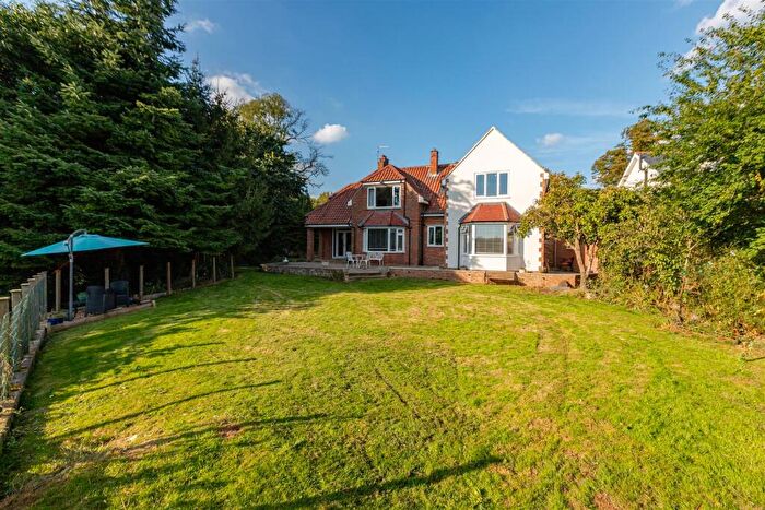 4 Bedroom Detached House For Sale In Coniscliffe Road, Darlington, DL3