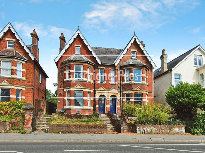 2 Bedroom Flat To Rent In Normandy Street, Alton, GU34