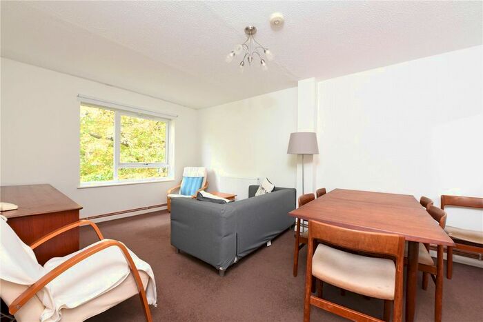 1 Bedroom Flat To Rent In Pines Court, Victoria Drive, London, SW19
