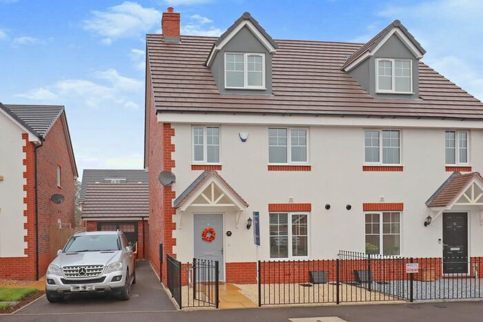 4 Bedroom Semi-Detached House For Sale In Thelwell Drive, Codsall, Wolverhampton, WV8