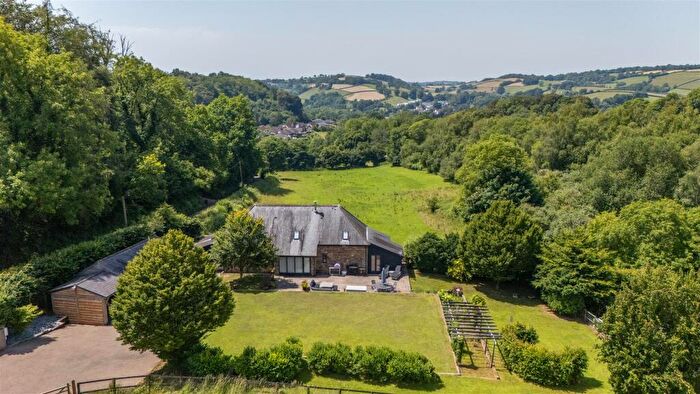 4 Bedroom Detached House For Sale In Bampton, EX16