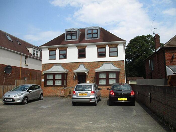 2 Bedroom Apartment To Rent In Simplemarsh Road, Addlestone, KT15