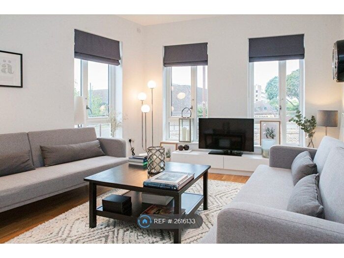 3 Bedroom End Of Terrace House To Rent In St. Pauls House, London, SE8