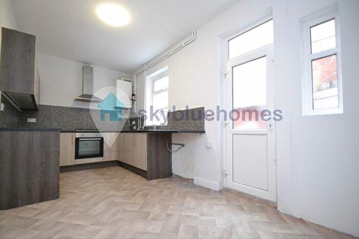 3 Bedroom Terraced House To Rent In Chepstow Road, Leicester, LE2